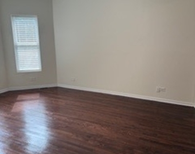 7630 S Peoria Street - Photo Thumbnail 4