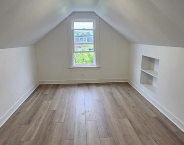 3244 N Osceola Avenue - Photo Thumbnail 14