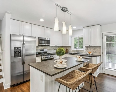 1888 La Mesa - Photo Thumbnail 13