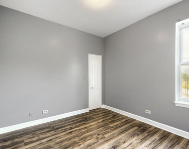 7724 S Cornell Avenue - Photo Thumbnail 22