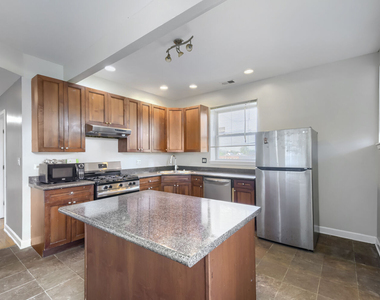 7724 S Cornell Avenue - Photo Thumbnail 7