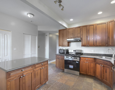 7724 S Cornell Avenue - Photo Thumbnail 8