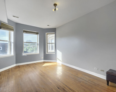 7724 S Cornell Avenue - Photo Thumbnail 3