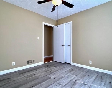 2703 Seneca Trail - Photo Thumbnail 14