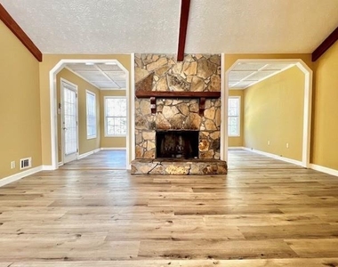 2703 Seneca Trail - Photo Thumbnail 3