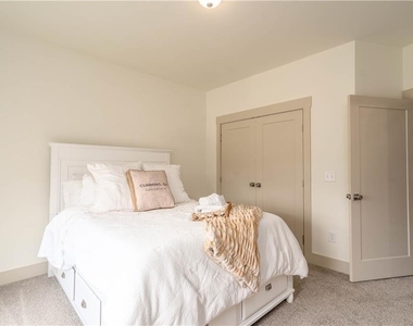 5430 Crow Road - Photo Thumbnail 16