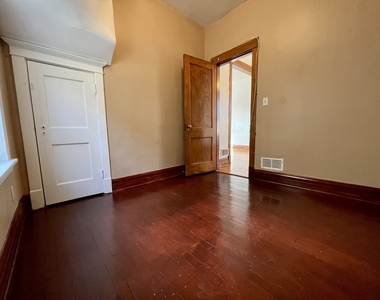2155 N Kilbourn Avenue - Photo Thumbnail 11