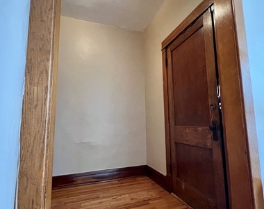 2155 N Kilbourn Avenue - Photo Thumbnail 13