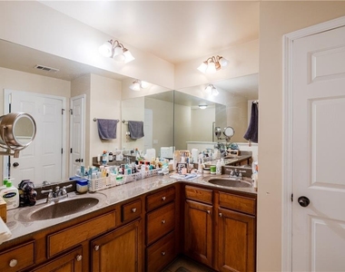 625 Grove Manor Park - Photo Thumbnail 12