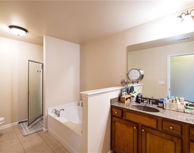 625 Grove Manor Park - Photo Thumbnail 11