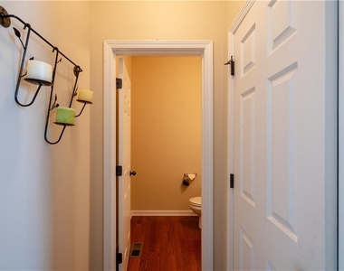625 Grove Manor Park - Photo Thumbnail 6