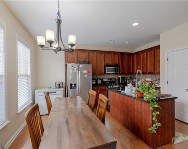625 Grove Manor Park - Photo Thumbnail 9