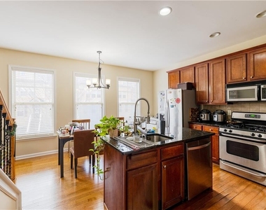 625 Grove Manor Park - Photo Thumbnail 8