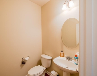 625 Grove Manor Park - Photo Thumbnail 7