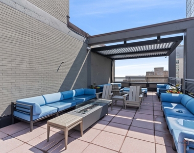 247 E Chestnut Street - Photo Thumbnail 20