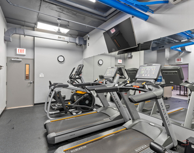 247 E Chestnut Street - Photo Thumbnail 24