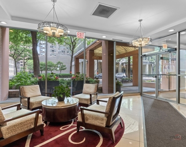 247 E Chestnut Street - Photo Thumbnail 2