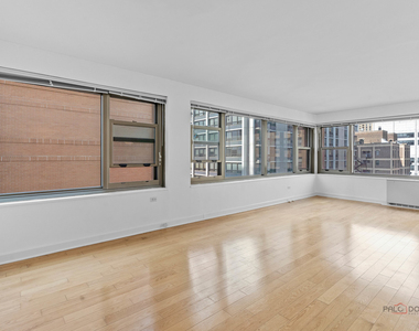 247 E Chestnut Street - Photo Thumbnail 6
