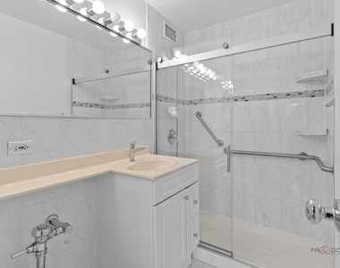 247 E Chestnut Street - Photo Thumbnail 5