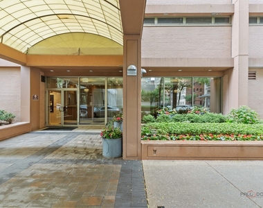 247 E Chestnut Street - Photo Thumbnail 1