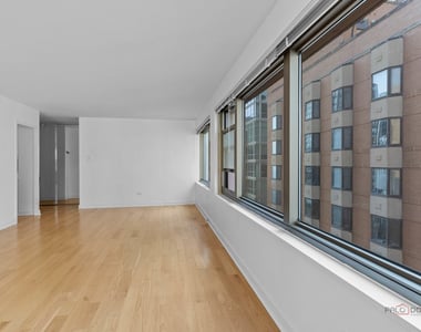 247 E Chestnut Street - Photo Thumbnail 10