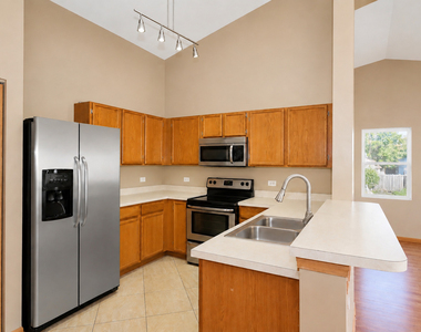 1623 Silverstone Drive - Photo Thumbnail 6