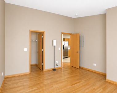 1623 Silverstone Drive - Photo Thumbnail 17