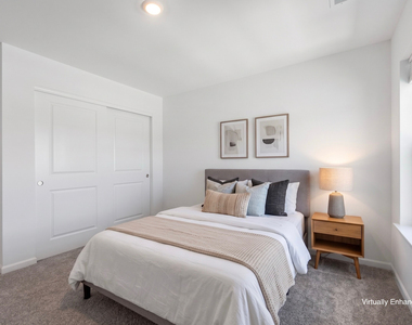 16515 W Golden Valley Lane - Photo Thumbnail 8
