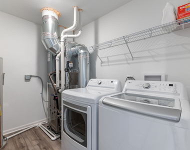 16515 W Golden Valley Lane - Photo Thumbnail 12