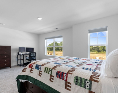16515 W Golden Valley Lane - Photo Thumbnail 10