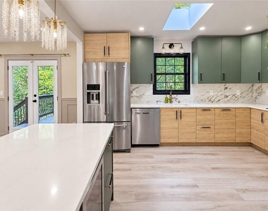 242 Muddy River Road - Photo Thumbnail 6