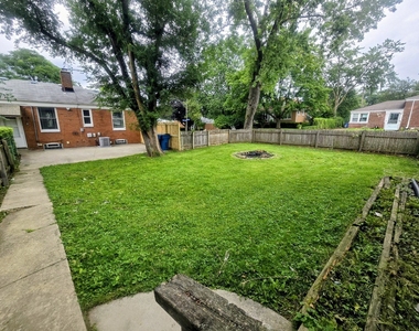 1640 N Prairie Avenue - Photo Thumbnail 17