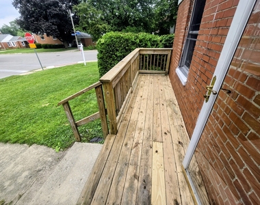 1640 N Prairie Avenue - Photo Thumbnail 16