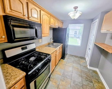 1640 N Prairie Avenue - Photo Thumbnail 3