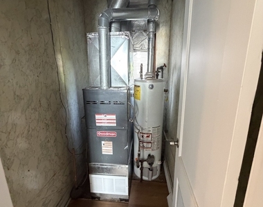 2607 W Iowa Street - Photo Thumbnail 6