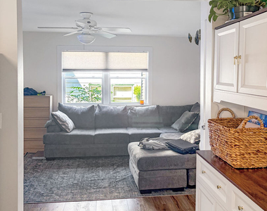 320 N 5th Street - Photo Thumbnail 5