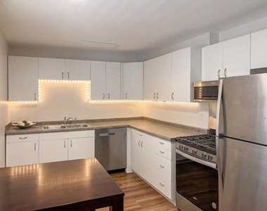 320 N 5th Street - Photo Thumbnail 1