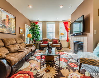 1225 N Orleans Street - Photo Thumbnail 2