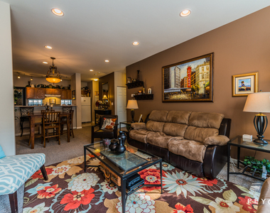 1225 N Orleans Street - Photo Thumbnail 4