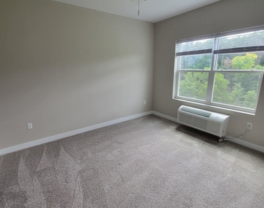 1156 Devils Glen Road - Photo Thumbnail 5