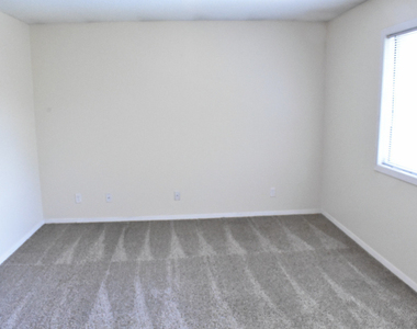 1340 Brook Street - Photo Thumbnail 7