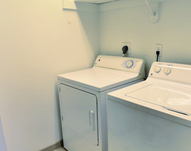 1340 Brook Street - Photo Thumbnail 9