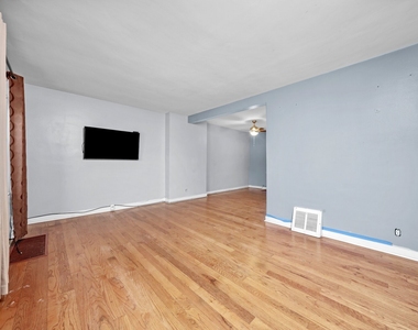 6404 S Lockwood Avenue - Photo Thumbnail 1