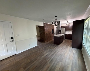 4309 Oak Ridge Bend - Photo Thumbnail 2