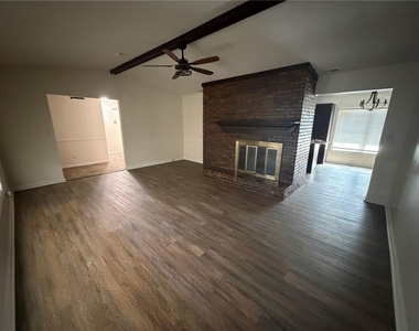 4309 Oak Ridge Bend - Photo Thumbnail 6