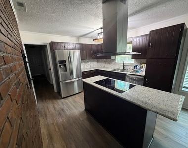 4309 Oak Ridge Bend - Photo Thumbnail 4