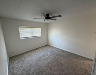 4309 Oak Ridge Bend - Photo Thumbnail 8