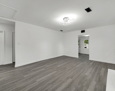 34904 N Carvis Drive - Photo Thumbnail 7