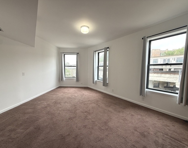 1524 W Jarvis Avenue - Photo Thumbnail 7