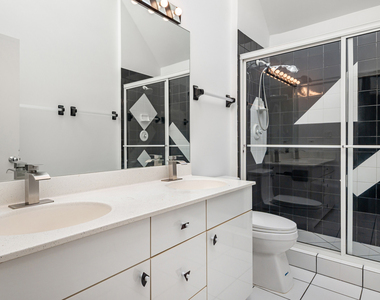 22929 N Woodcrest Lane - Photo Thumbnail 27